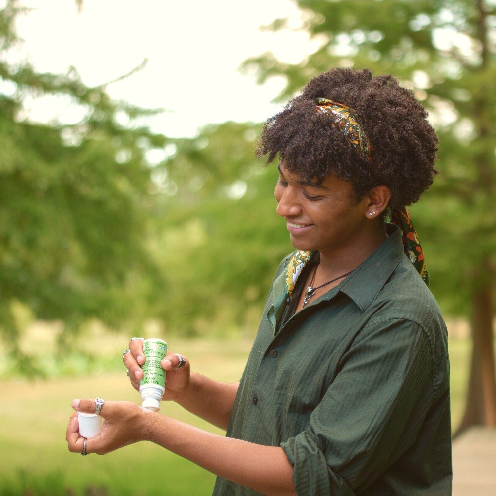 THC vs. CBD Topicals: Benefits & How to Choose